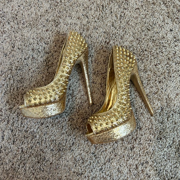 Steve madden spiked gold heels - Picture 3 of 3